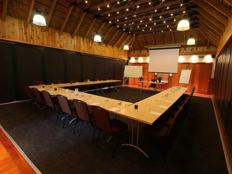 Example of u-shaped style setup at Tau Game Lodge