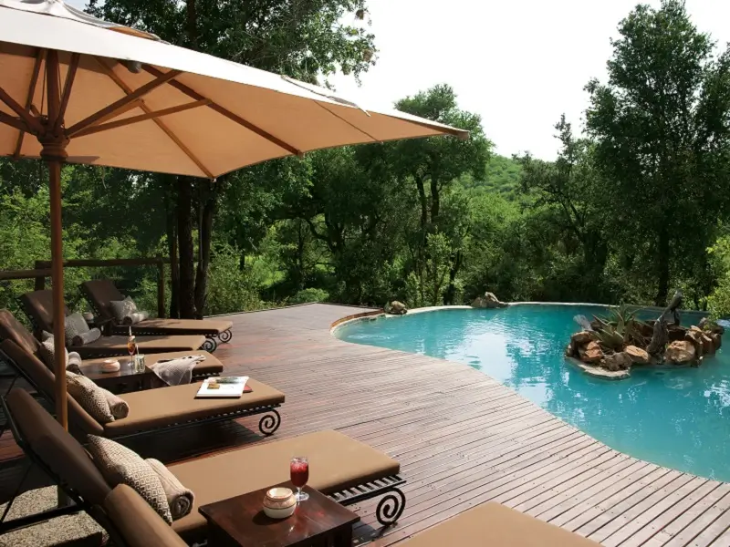 The pool at Impodimo Game Lodge