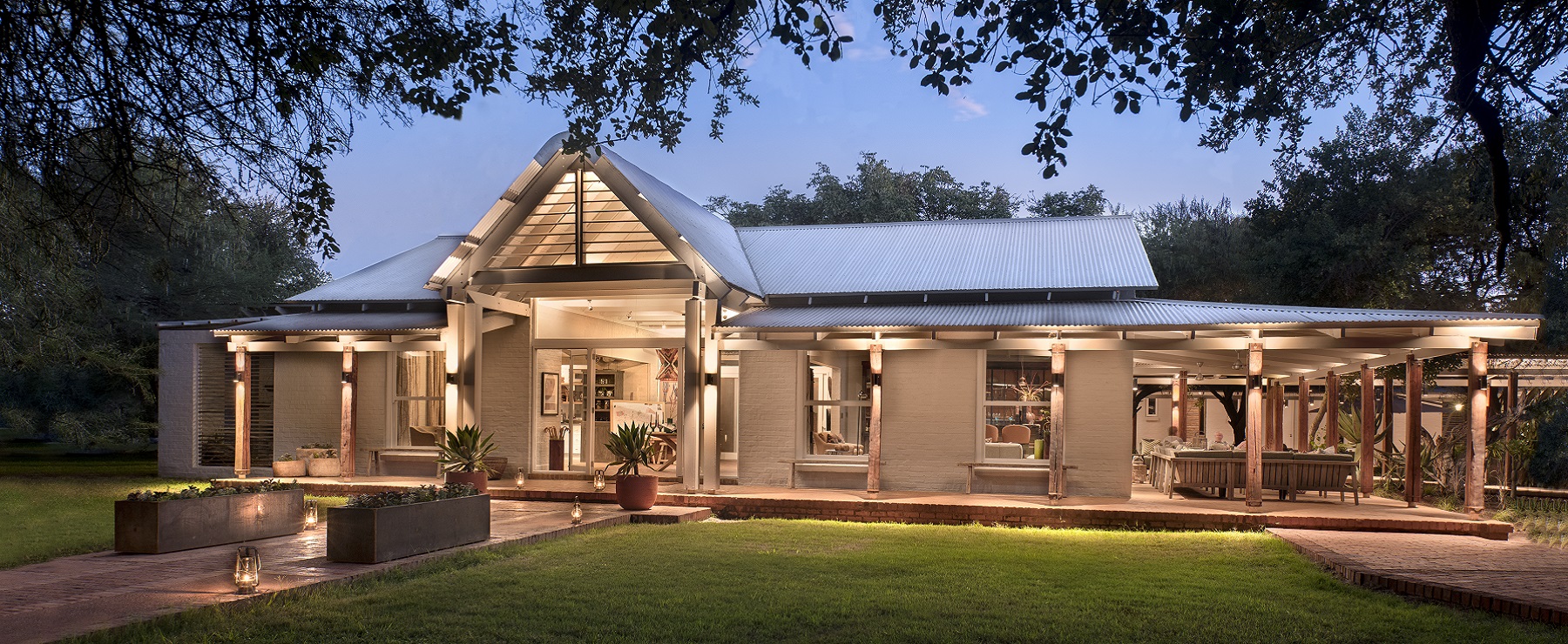 A view from outside of Morukuru Farm House