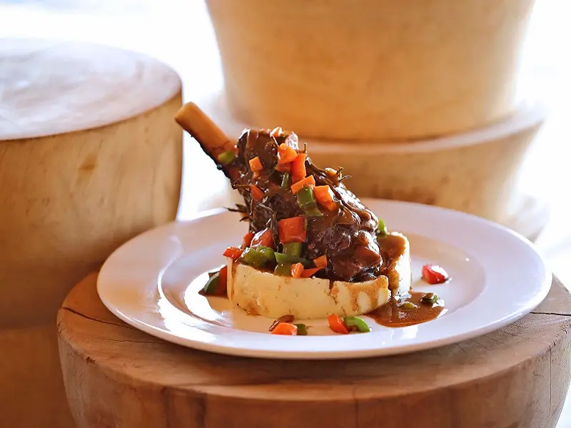 Meal at Rhulani Safari Lodge